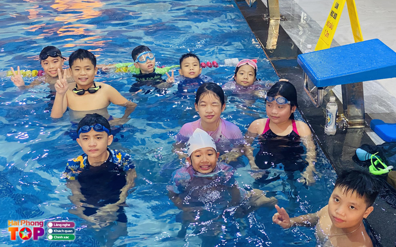 Dat-cang-swim-club