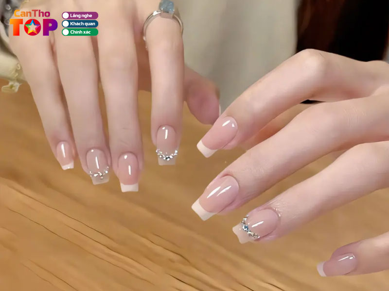 Kinh-nghiem-chon-mau-nail-phu-hop-canthotoplist
