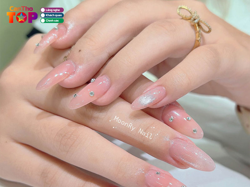 Moonry-nail-canthotoplist