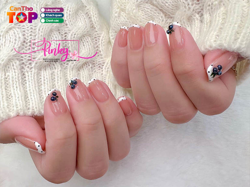 Pinky-nails-canthotoplist