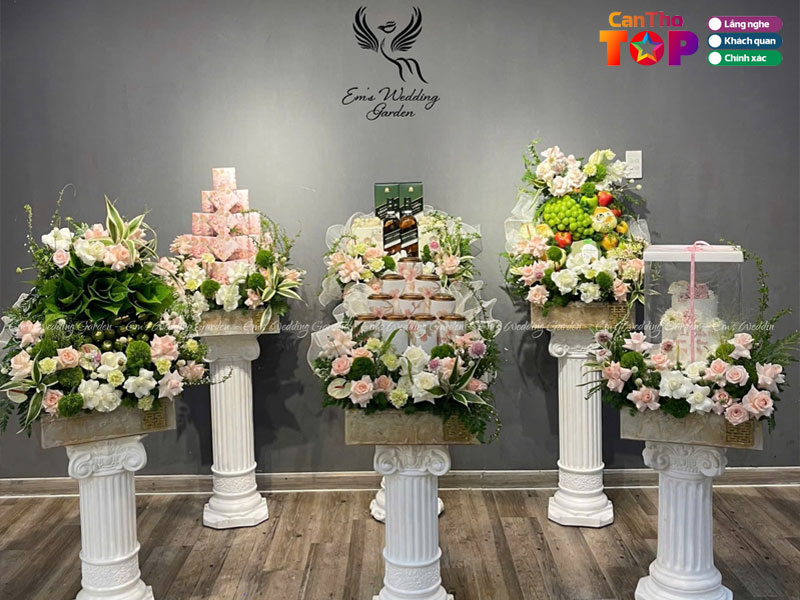 Ems-wedding-garden-canthotoplist