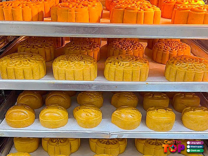 Luong-luong-cake-more-canthotoplist